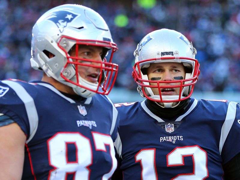 Gronkowski reunites with Tom Brady after Patriots trade TE to Bucs