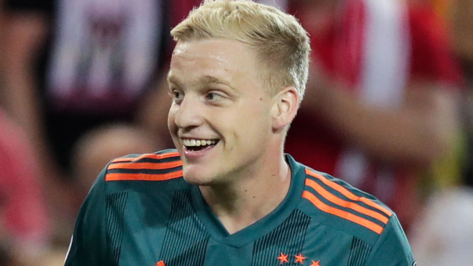 Donny van de Beek: Why do Manchester United want to sign the Ajax  midfielder? | Football News | Sky Sports