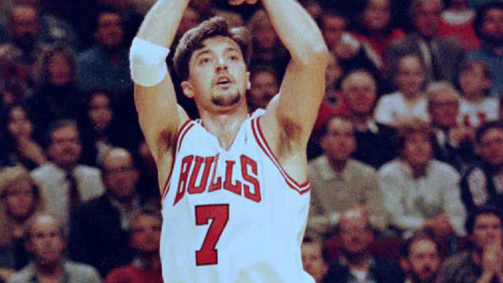 Chicago Bulls on X: 27 years ago: Toni Kukoc banked in a game