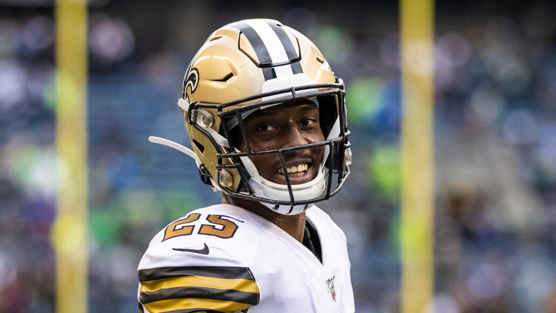 Panthers agree terms with free agent CB Apple