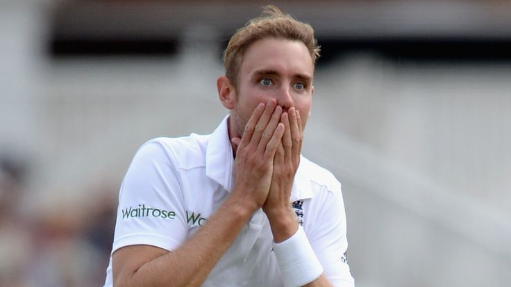  Stuart Broad of England celebrates dismissing Steven Smith of Australia during day two of the 4th Investec Ashes Test match between England and Australia at Trent Bridge on August 7, 2015 in Nottingham, United Kingdom.