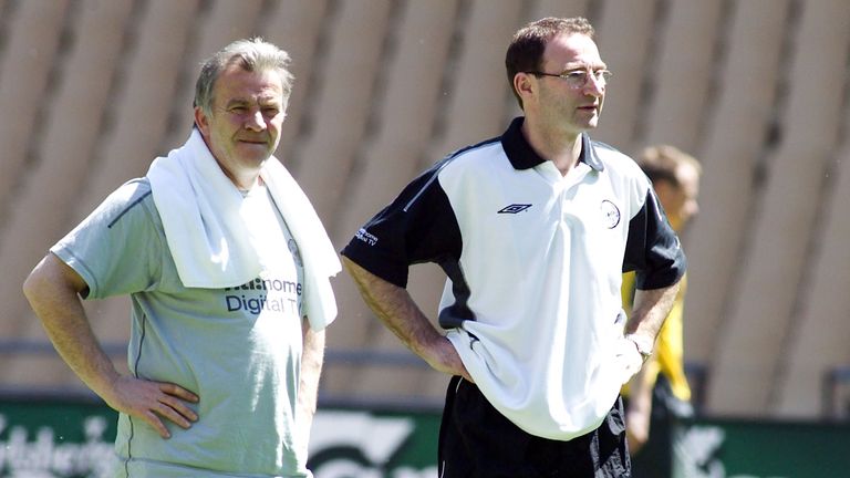 20/05/03.CELTIC TRAINING.SEVILLE - SPAIN.Martin O'Neill (right) with John Robertson