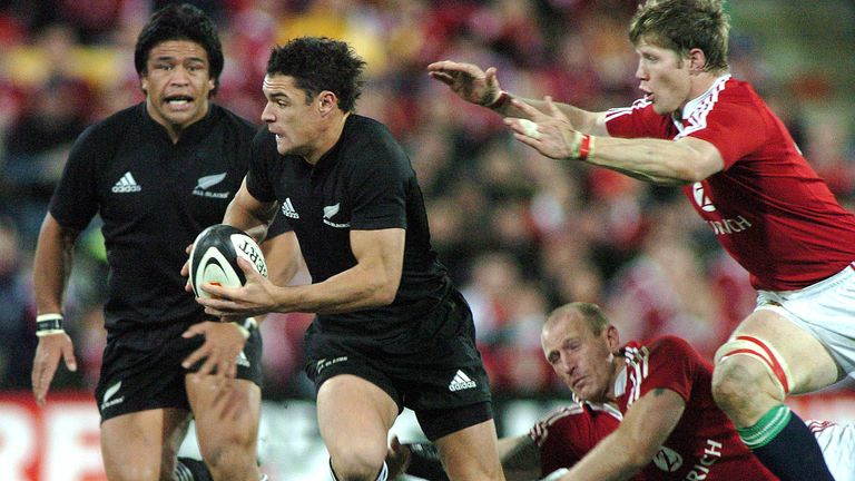 All Black Dan Carter cuts through the Lions defence