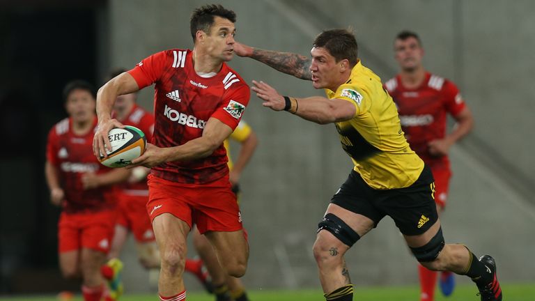 Dan Carter in action for the  Kobelco Steelers 