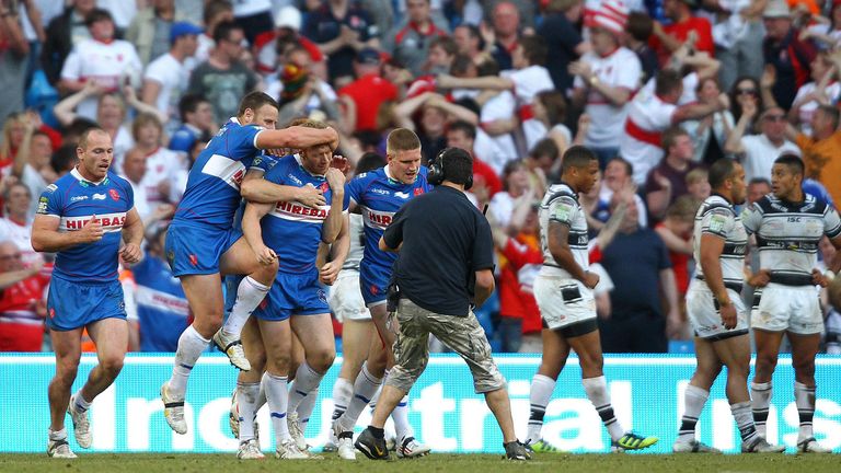 Rugby League - Stobart Super League - Magic Weekend - Hull FC v Hull KR - Etihad Stadium
Hull KR's David Hodgson celebrates scoring the winning try against Hull FC with his team mates during the Stobart Super League, Magic Weekend match at the Etihad Stadium, Manchester.