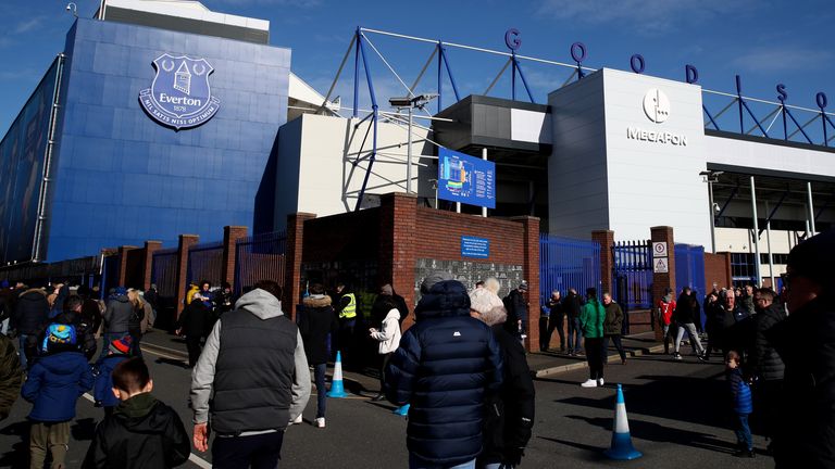 Fans arriving at Goodison Park