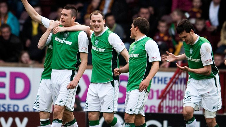 05/05/10 CLYDESDALE BANK PREMIER LEAGUE.MOTHERWELL v HIBS.FIR PARK - MOTHERWELL.Hibs players celebrate after Colin Nish (2nd left) puts them ahead for the 2nd time
