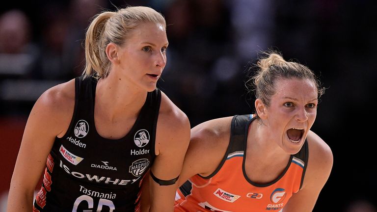 Jo Harten in action for the GIANTS in Suncorp Super Netball