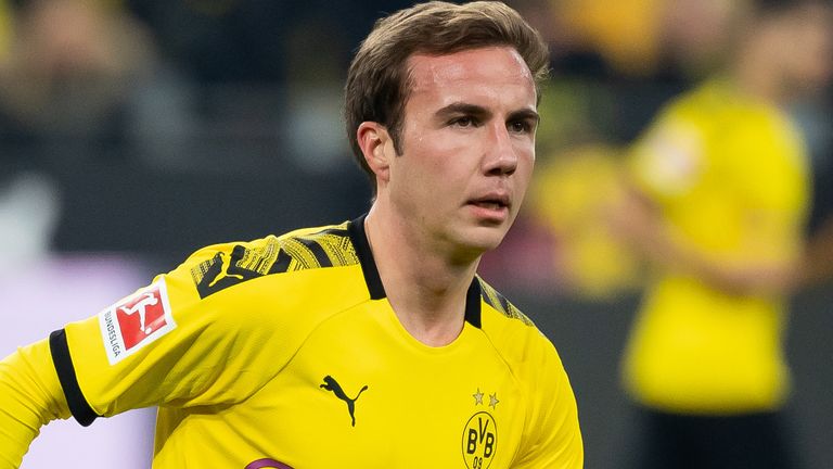 DORTMUND, GERMANY - FEBRUARY 14: (BILD ZEITUNG OUT) Mario Goetze of Borussia Dortmund looks on during the Bundesliga match between Borussia Dortmund and Eintracht Frankfurt at Signal Iduna Park on February 14, 2020 in Dortmund, Germany. (Photo by DeFodi Images via Getty Images)