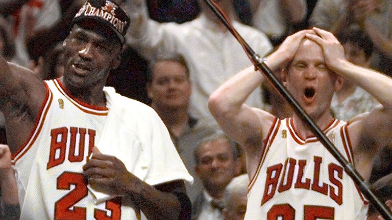 Michael Jordan and Steve Kerr celebrates the Bulls&#39; victory in the NBA Finals