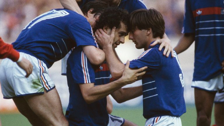 1984年，米歇尔·普拉蒂尼在欧洲足球锦标赛决赛中庆祝进球