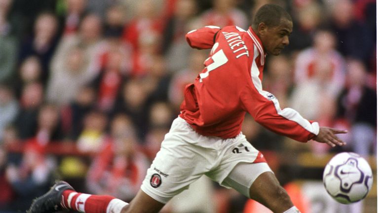 Charlton striker Shaun Bartlett shoots against Leicester in April 2001