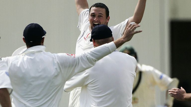 BIRMINGHAM, UNITED KINGDOM - AUGUST 07:  Steve Harmison of England celebrates taking the wicket of Mike Kasprowicz of Australia and the final wicket to win the test during day four of the second npower Ashes Test match between England and Australia at Edgbaston on August 7, 2005 in Birmingham, England.  (Photo by Clive Mason/Getty Images) *** Local Caption *** Steve Harmison