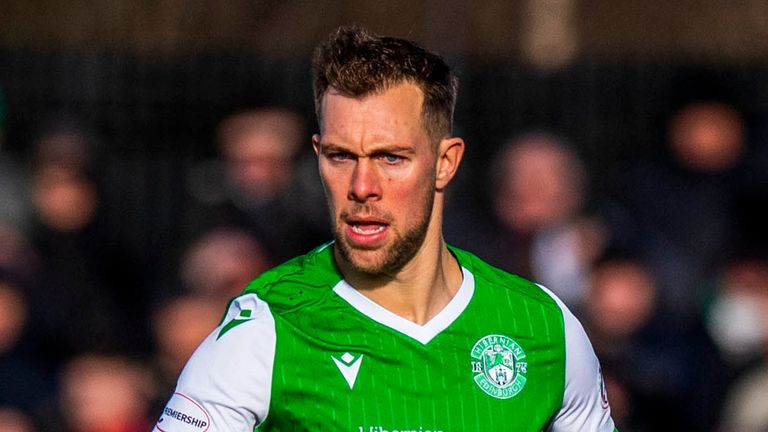 Steven Whittaker will leave Hibs for the second time in his career when his contract ends next week