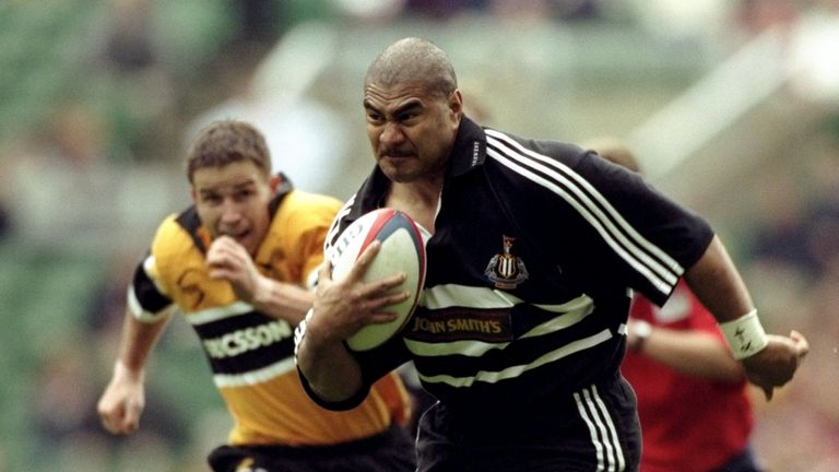 Va''aiga Tuigamala  in action for Newcastle in the 1999 Tetley Bitter Cup Final