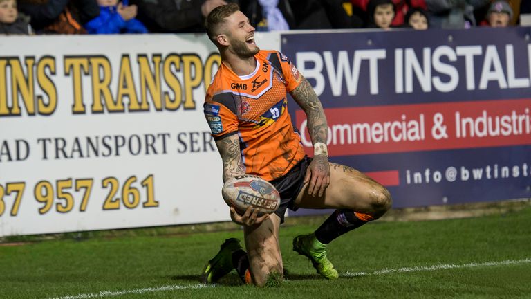 Picture by Allan McKenzie/SWpix.com - 02/03/2017 - Rugby League - Betfred Super League - Castleford Tigers v Leeds Rhinos - the Mend A Hose Jungle, Castleford, England - Castleford's Zak Hardaker celebrates scofring a try against Leeds.