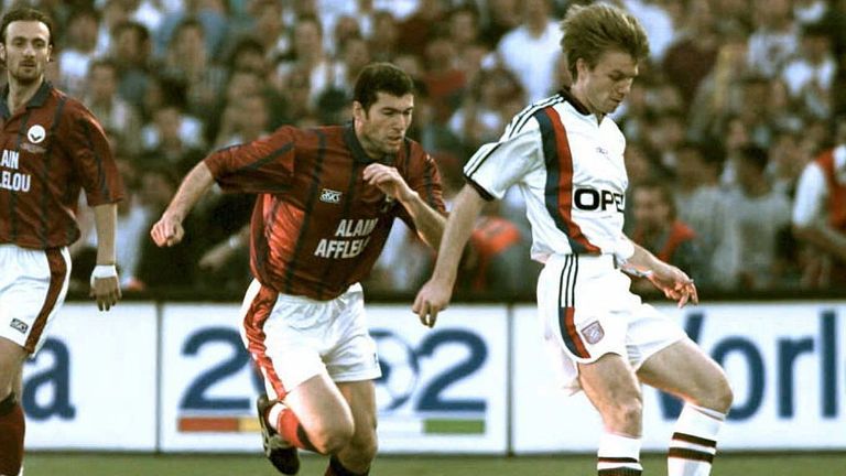 Anselin played alongside Zinedine Zidane and Christophe Dugarry in the 1996 UEFA Cup Final
