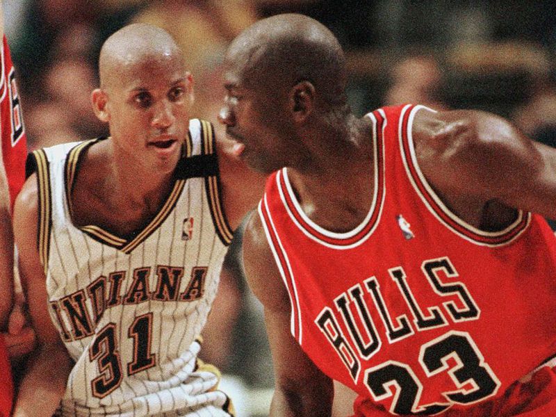 Michael Jordan's iconic turnaround fadeaway jump shot - how'd he