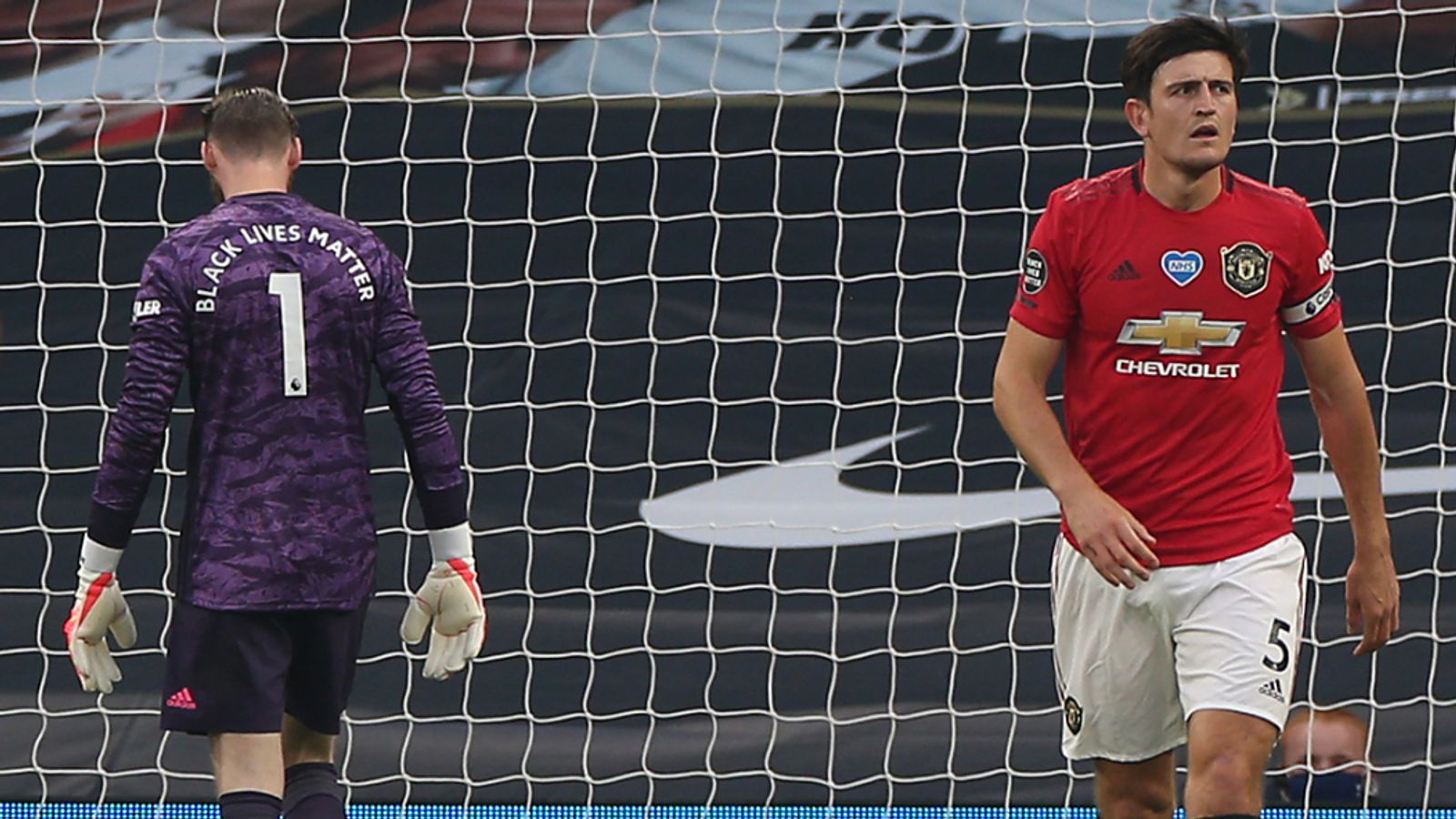 Roy Keane furious with Harry Maguire and David de Gea errors ...