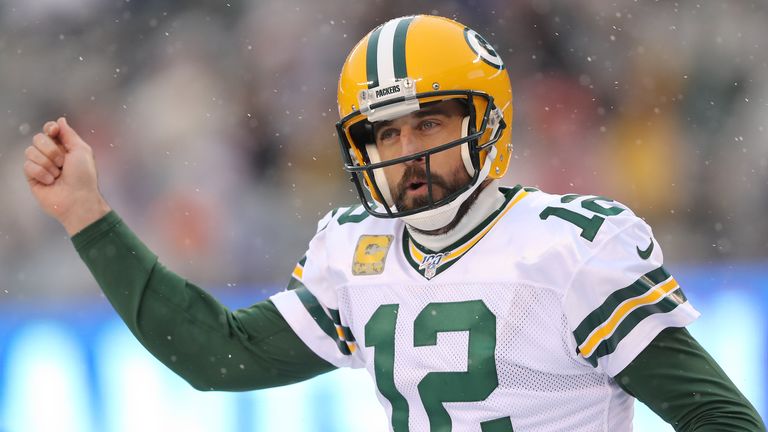 Rodgers celebrates his touchdown pass to Lazard against the Giants