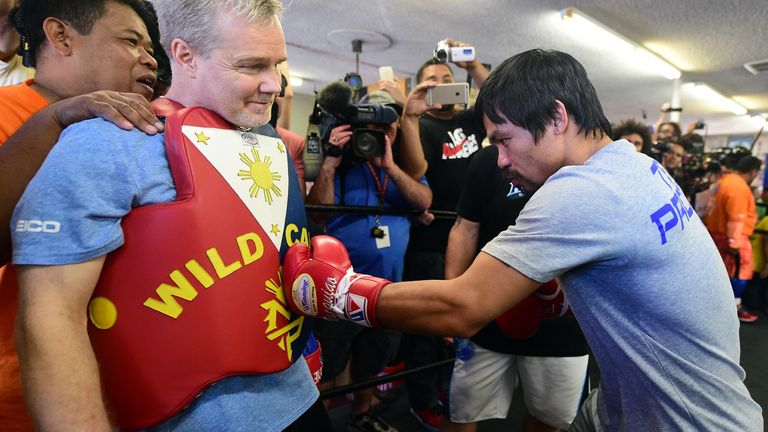 Roach and Pacquiao in action