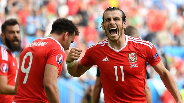 Gareth Bale & Hal Robson-Kanu