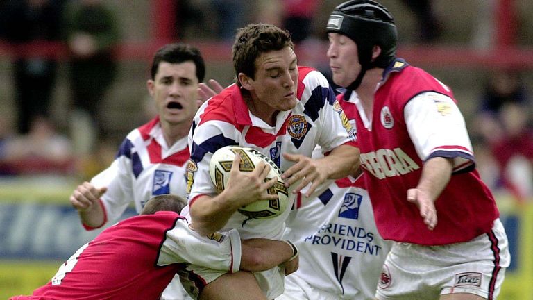 Pic...Ben Duffy...Salford V Huddersfield/Sheffield Giants.06/04/00..Copyright>>Simon Wilkinson..Martin Gleeson of Hudd/Sheff tries make a path through the Salford wall