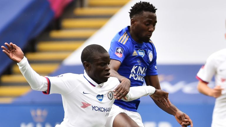 Wilfred Ndidi challenges former Leicester midfielder N'Golo Kante