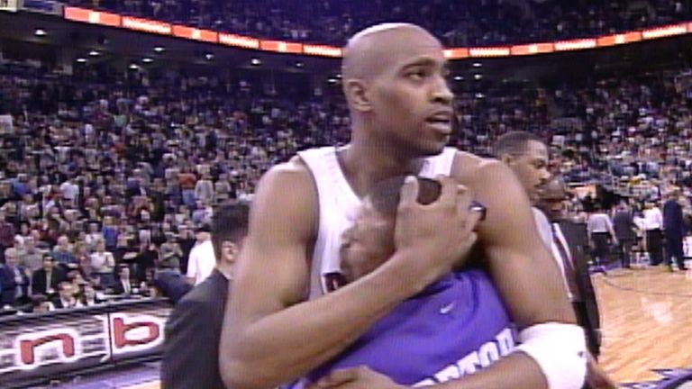 Relive Vince Carter&#39;s incredible 51-point performance as the Toronto Raptors edged out the Phoenix Suns in 2000 at Air Canada Center.