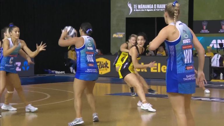 Peta Toeava&#39;s impressive assist helped the Northern Mystics breach the Central Pulse&#39;s defence in the ANZ Premiership.