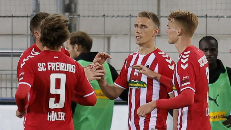 Nils Petersen scored a 58th-minute winner for Freiburg on Friday night