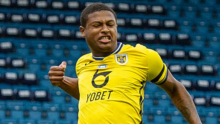 LONDON, ENGLAND - JUNE 30: Rhian Brewster of Swansea City celebrates scoring his side's equalising goal to make the score 1-1 during the Sky Bet Championship match between Millwall and Swansea City at the Den on June 30, 2020 in London, England. (Photo by Athena Pictures/Getty Images)