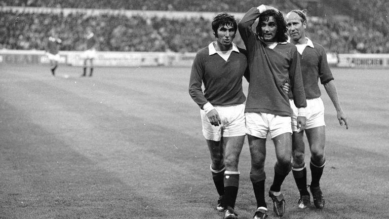 Dunne played alongside the likes of George Best and Bobby Charlton at Man United