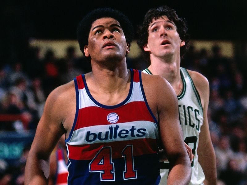 Wes Unseld, NBA Hall of Famer, dies at 74
