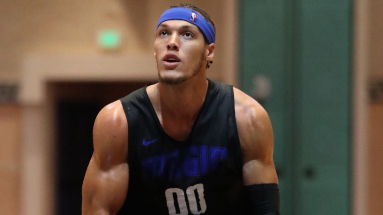 Aaron Gordon prepares to shoot during an Orlando Magic practice