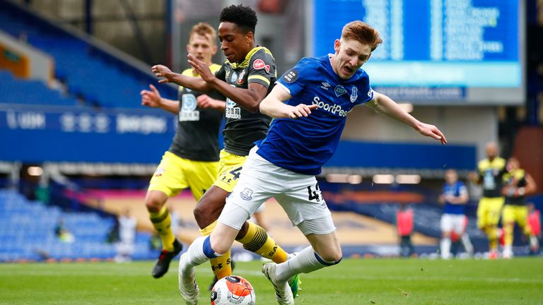 Gordon is challenged by Kyle Walker-Peters in the recent draw with Southampton