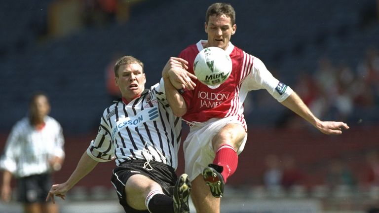 A goal from Shaun Smith condemned Brentford to a 1-0 defeat in the 1997 Second Division play-off final