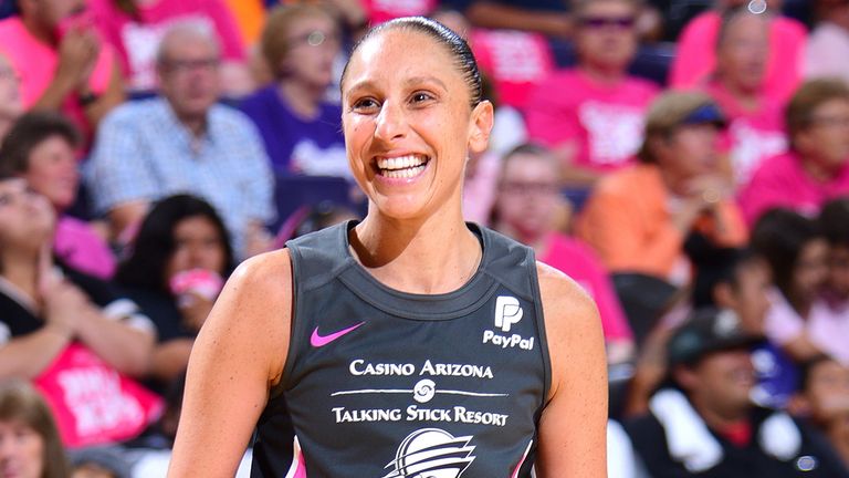 Diana Taurasi celebrates a Phoenix Mercury basket
