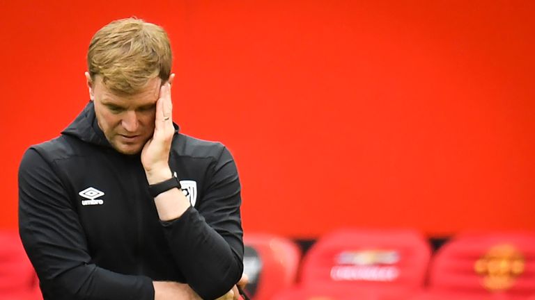 Eddie Howe reacts during Bournemouth's defeat to Manchester United