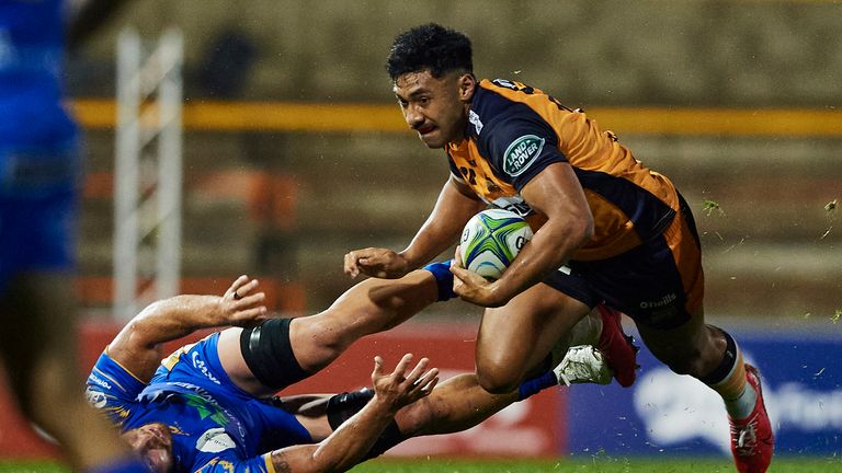  Irae Simone looks to attack for the Brumbies