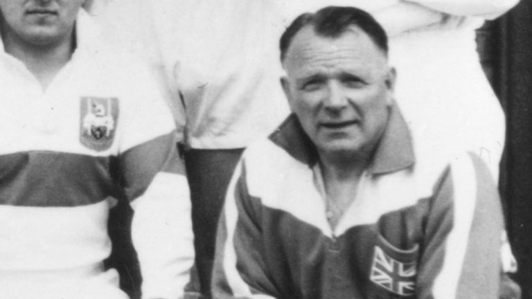 Workington Town who will play Wigan in the Rugby League Cup Final at Wembley Stadium. (top l-r) Dan Leatherbarrow, Andy Key, Bert Eden, Norman Herbert, Brian Edgar, Ben Eve, Cec Thompson, J. Stamper and Jock McAvoy. (front l-r) Bill Whalley (masseur), Dennis McDowell, John O'Neil, Bill Wookey, Ike Southward, Sol Roper (Captain), Harry Archer and Jim Brough (Manager).