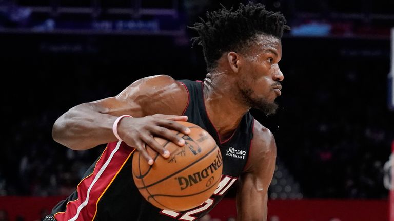 Jimmy Butler drives at the Washington Wizards&#39; defense