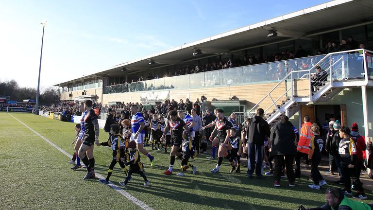 Picture by Chris Mangnall/SWpix.com - 03/02/2019 - Rugby League - Betfred Super League - London Broncos v Wakefield Trinity - Trailfinders Sports Club, London, England -
Londons and Wakefields teams walk out