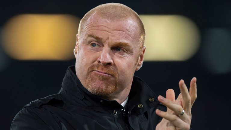 BURNLEY, ENGLAND - DECEMBER 03: Burnley manager Sean Dyche applauds the fans before the Premier League match between Burnley FC and Manchester City at Turf Moor on December 3, 2019 in Burnley, United Kingdom. (Photo by Visionhaus) *** Local Caption *** Sean Dyche