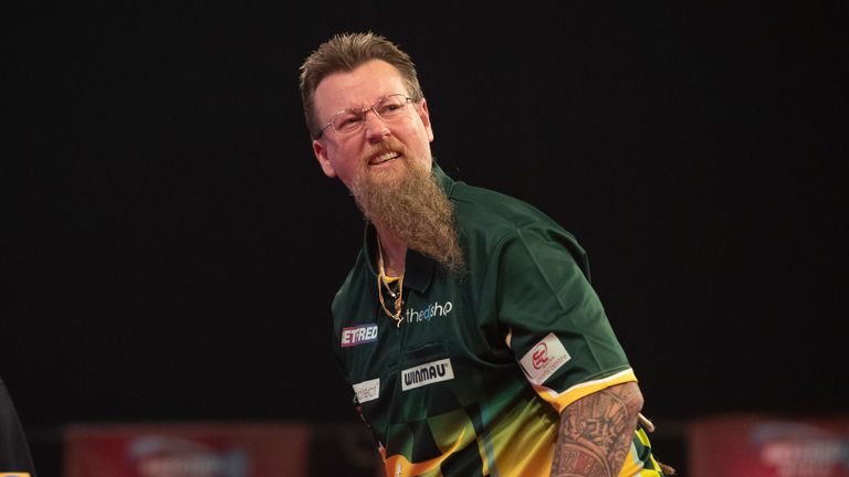 Simon Whitlock during the quarter-finals of the 2020 World Matchplay