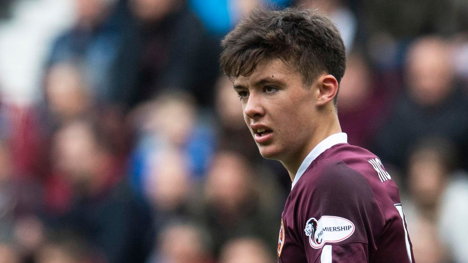 Khám Phá Aaron Hickey - Niềm Tự Hào Scotland Tại Brentford