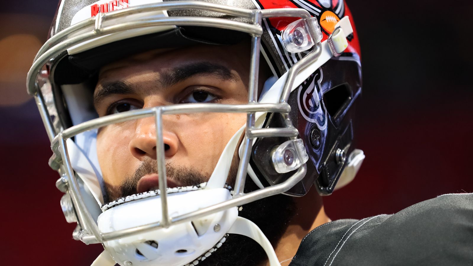 Bucs' Mike Evans offers his take on Tom Brady via live stream