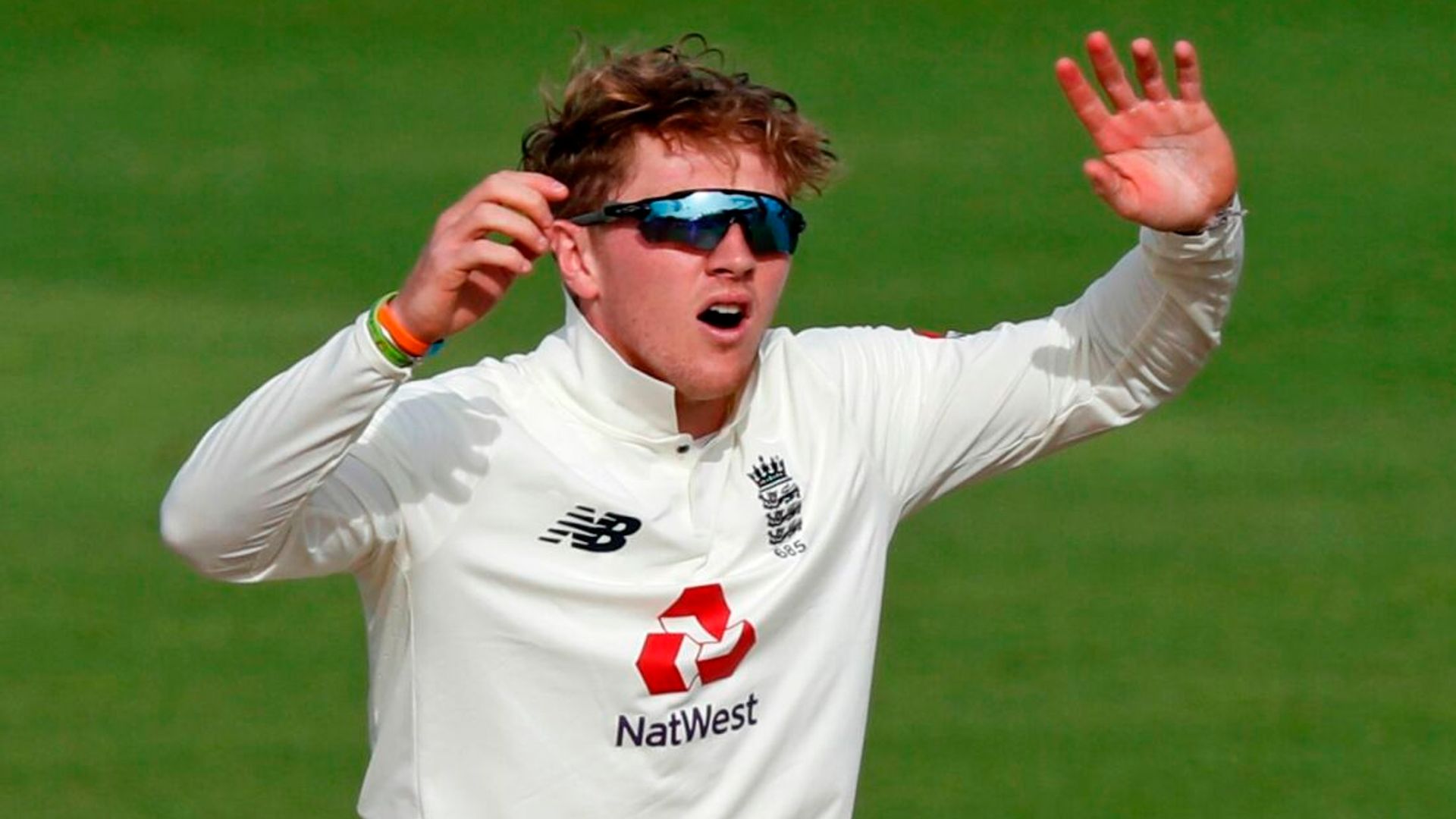 Bess to join Yorkshire on four-year deal