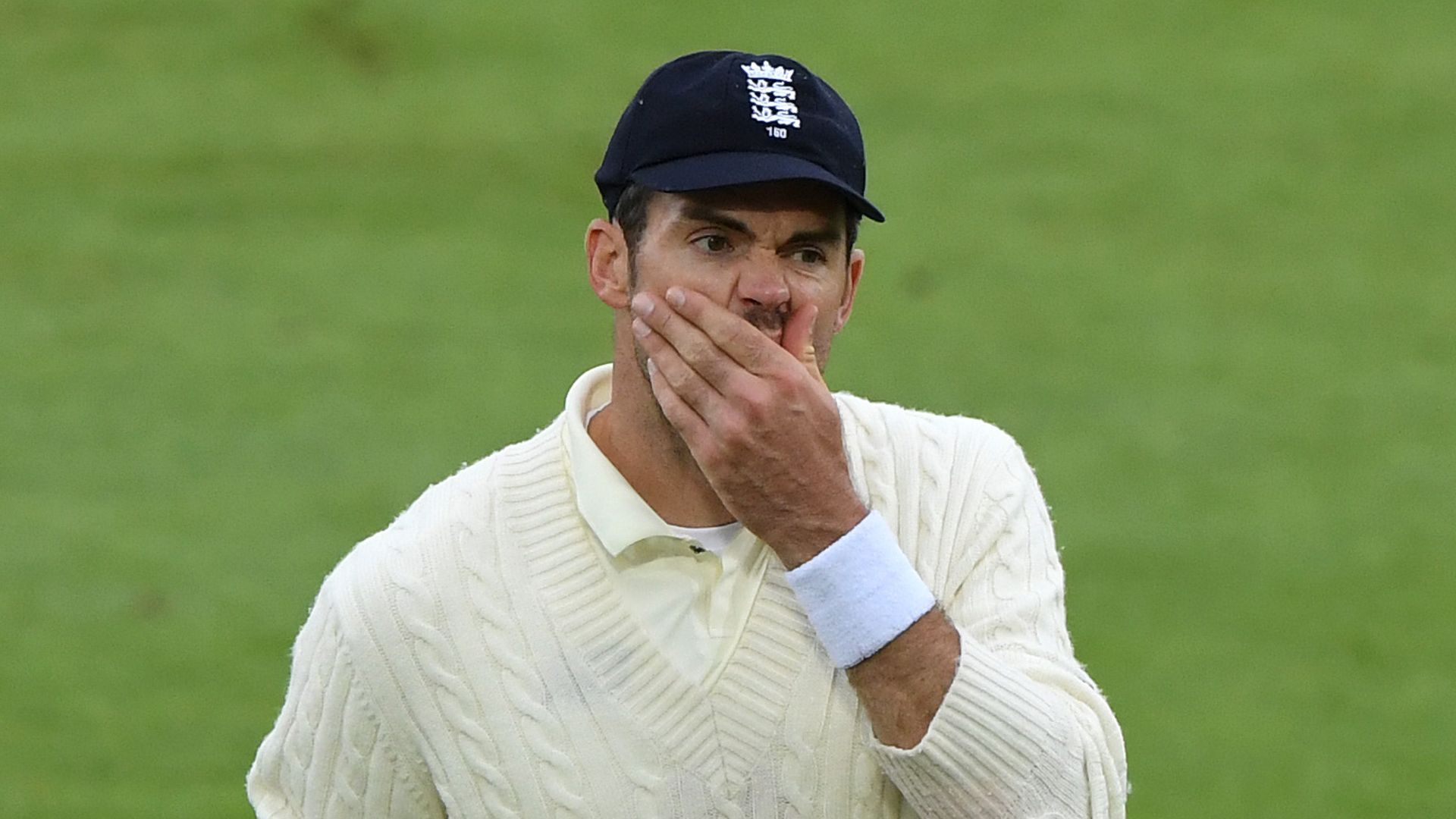 Anderson's bid for 600 frustrated by rain