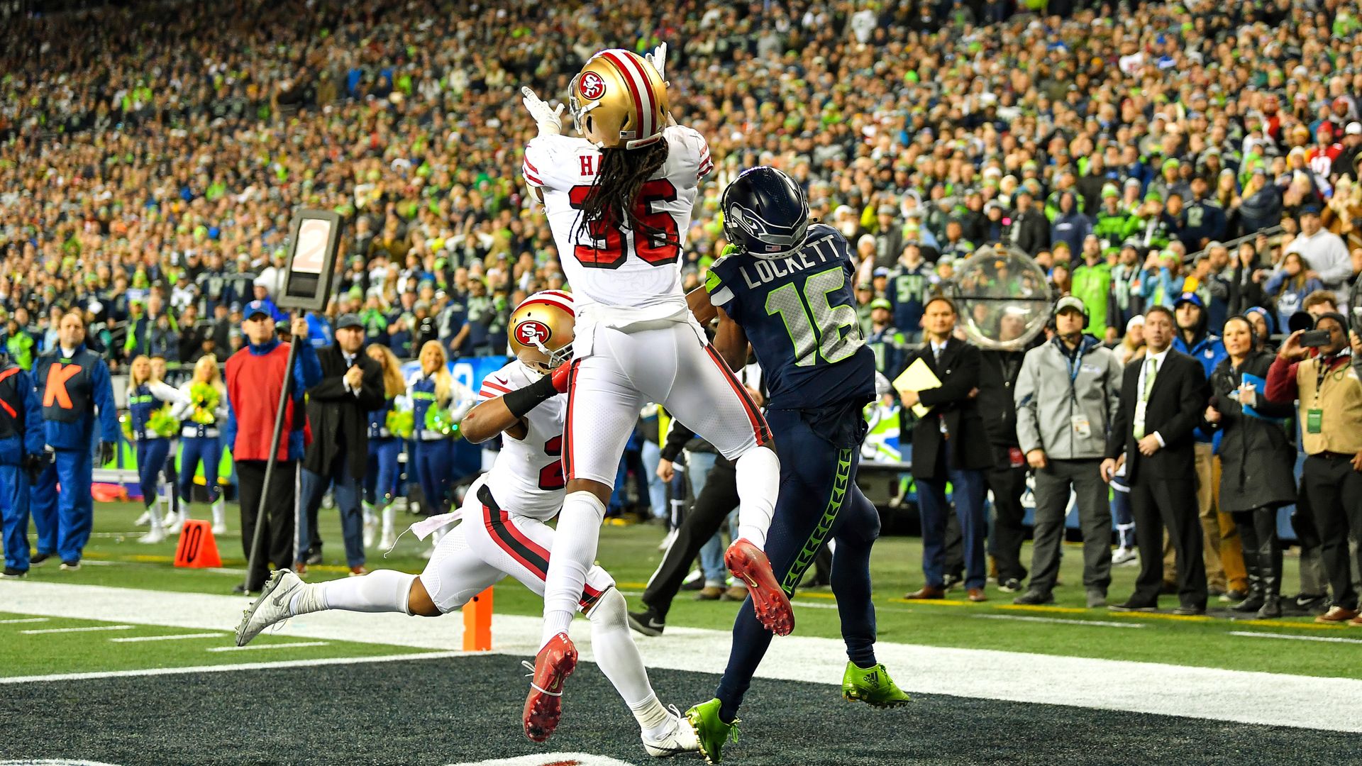 Seahawks to play first three home games without fans